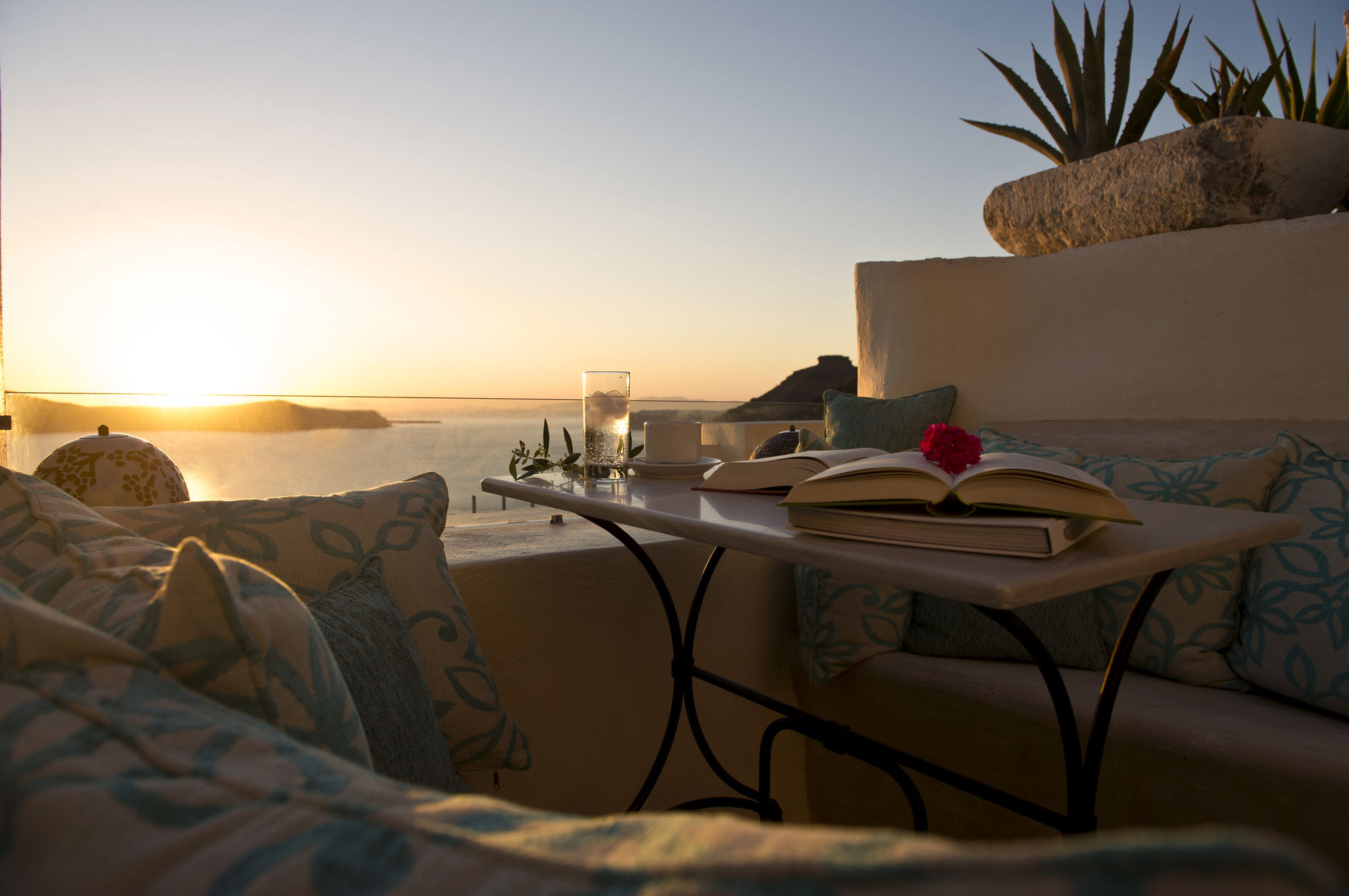 Enigma Suites Fira  Bagian luar foto